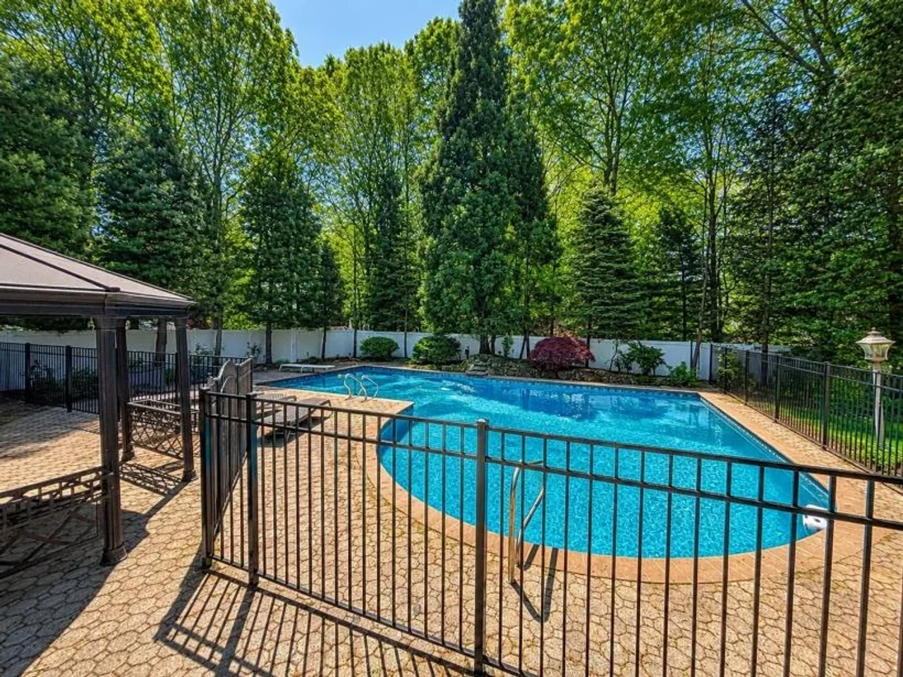Cedar Villa, Pool – East Setauket, NY