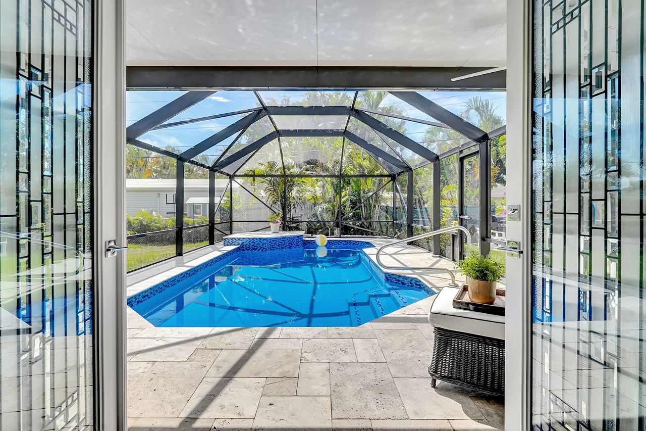 VILLA PALM -Entire villa w Private heated pool