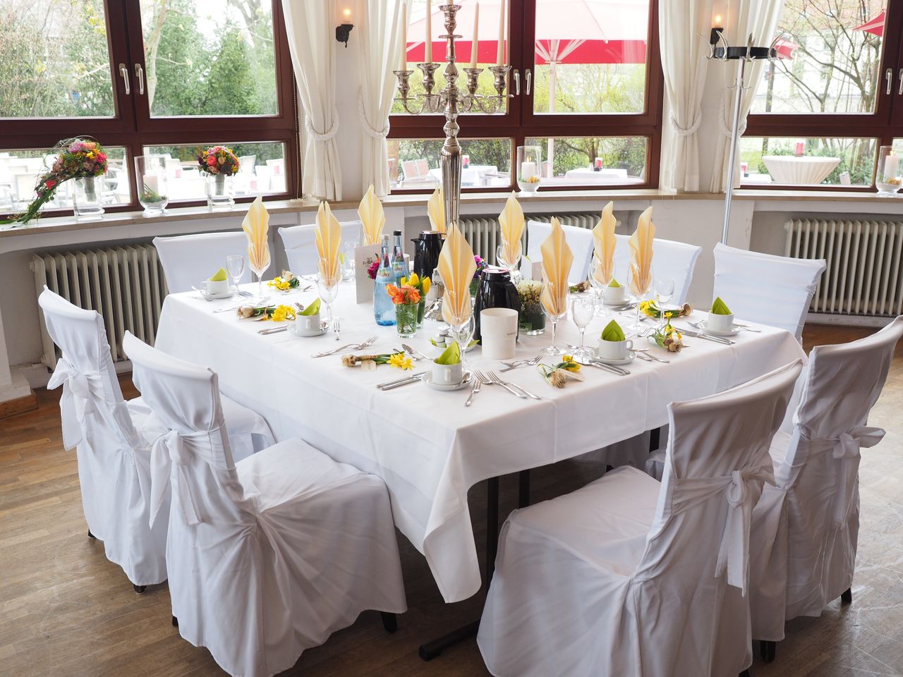 Fine table linens