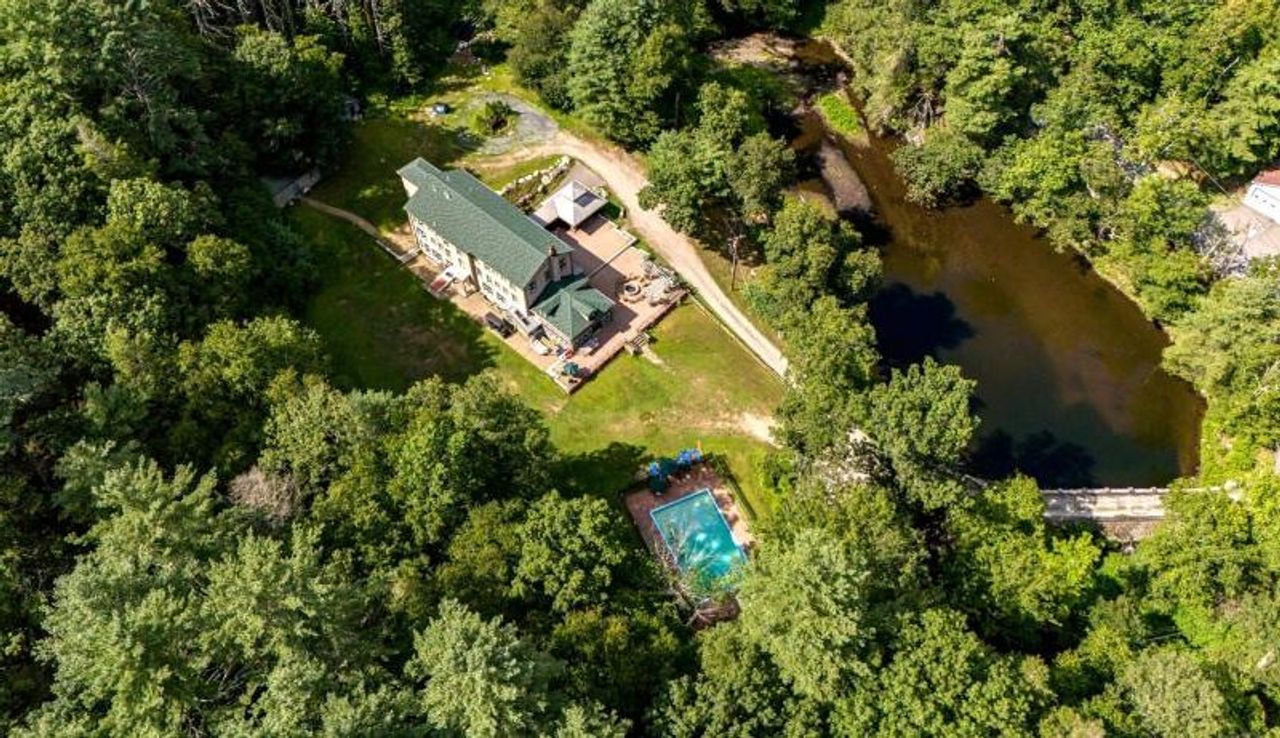 Hazel Mansion, Pool, Lake, Shul, Poconos, PA