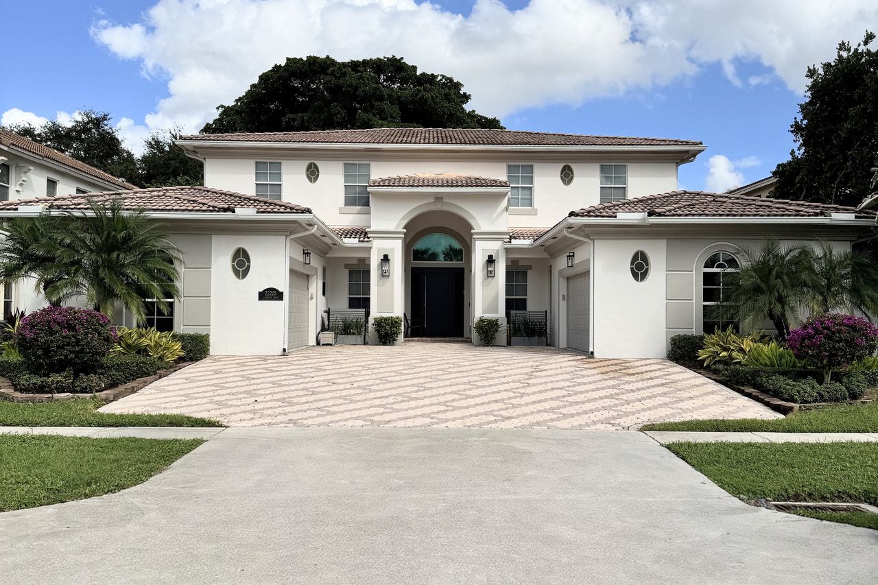 6 Bedroom Home