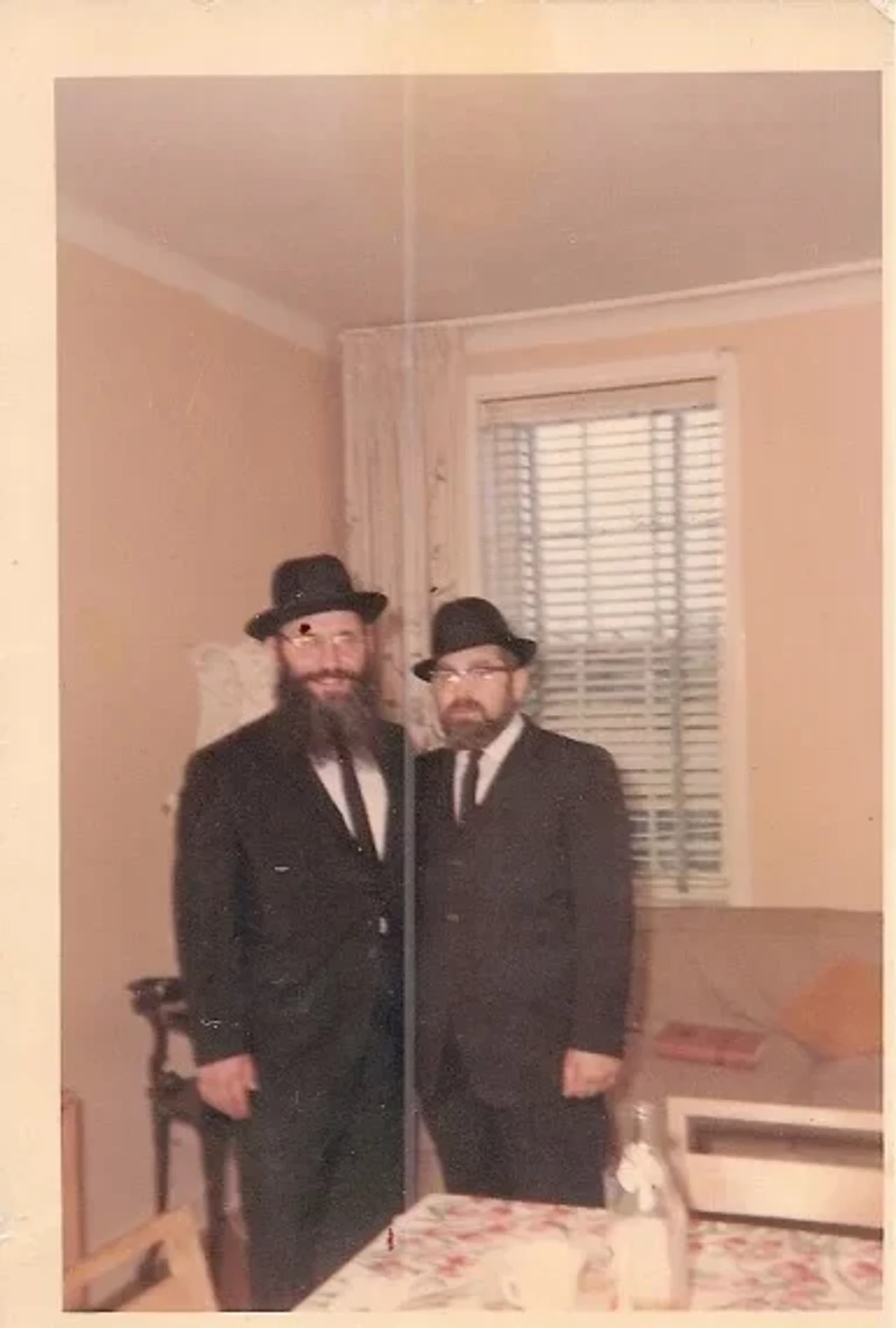 Tiferes Tzvi (Rabbi Ganzweigs Shul)