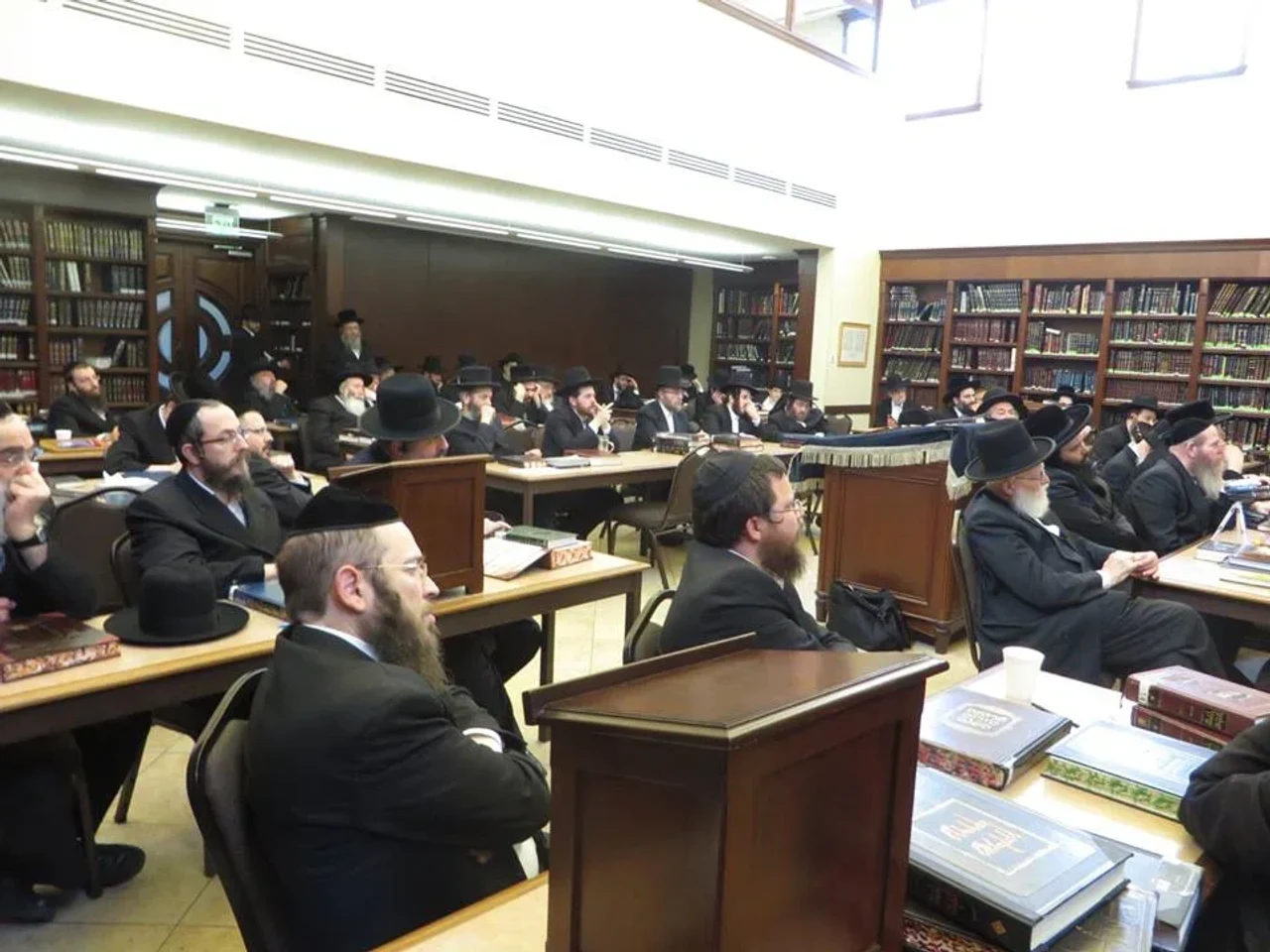 כולל יחיאל יהודה -כולל החסידשה של לו