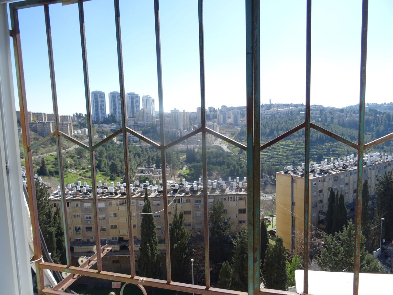 3 bedrooms-3 chambres a coucher kyriat yovel