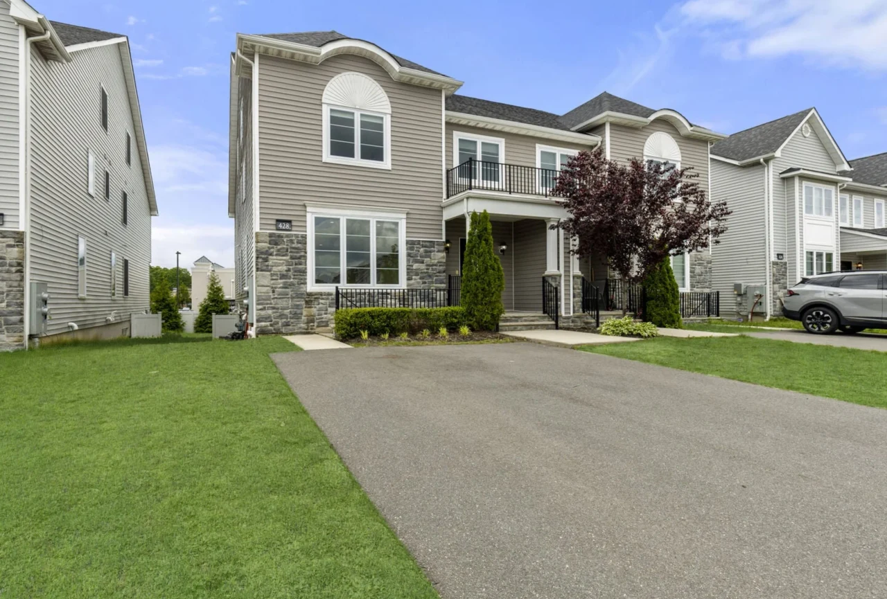 La villa Sanz Lakewood : une maison de ville moderne de 6 chambres