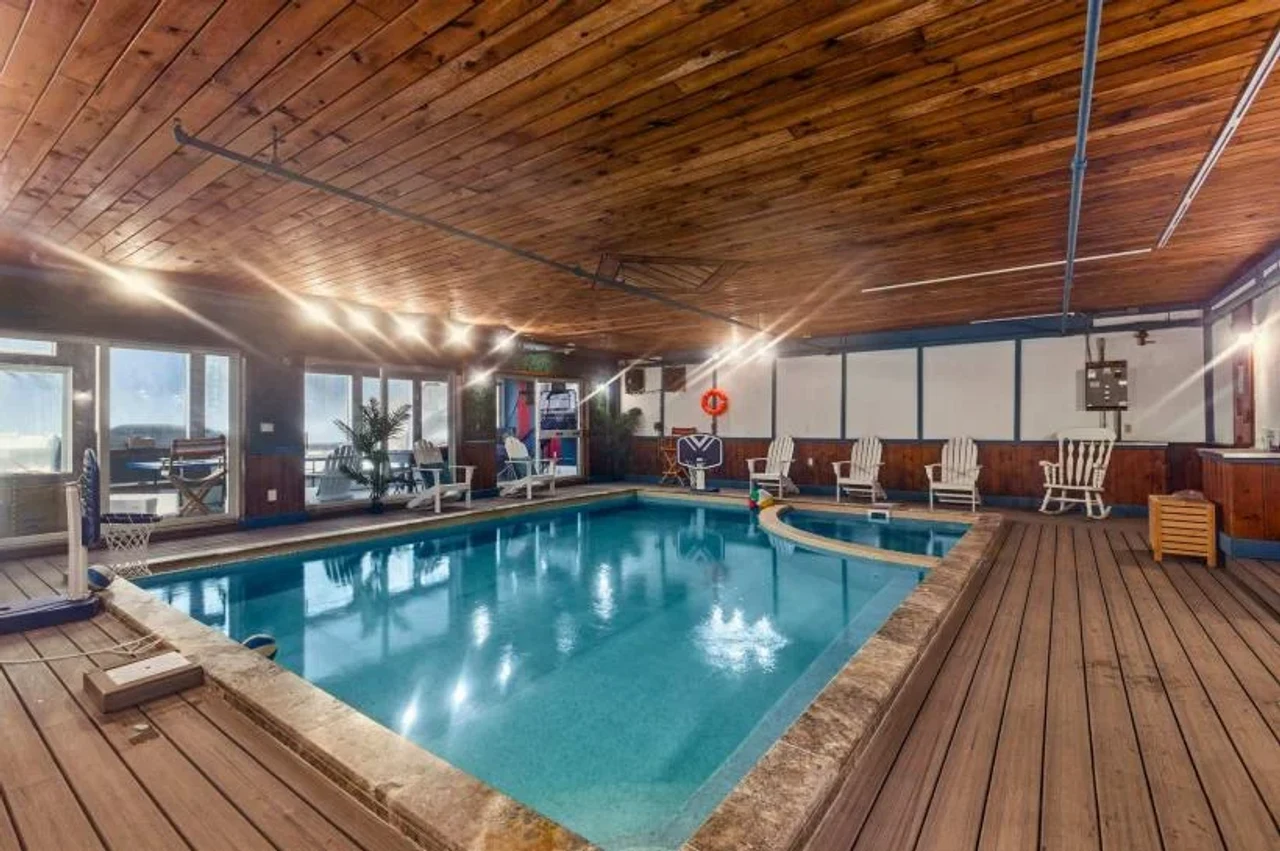 Ridgway Estate, Heated Pool – West Dover, VT