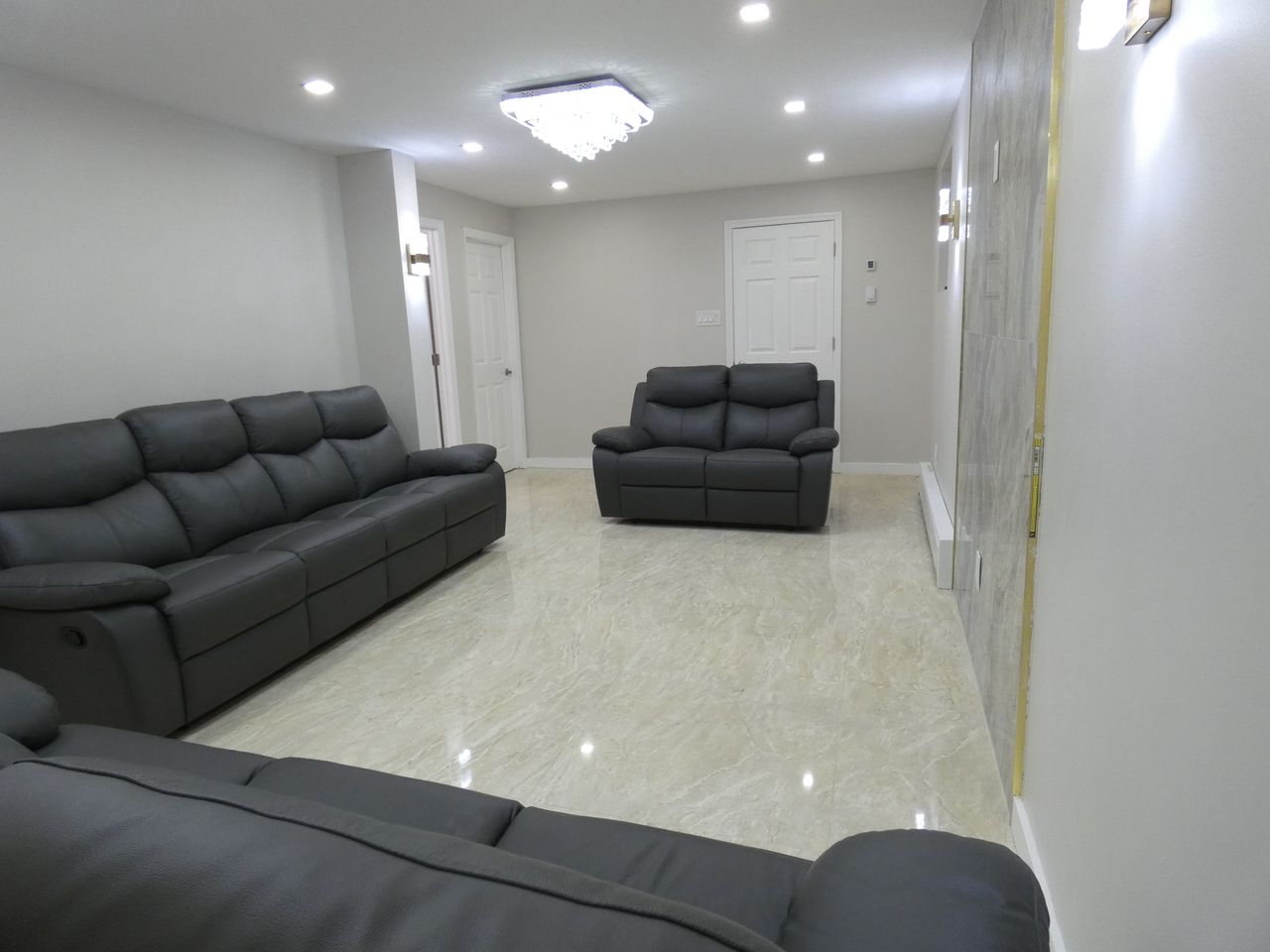 6 bedroom Private House with hot tub & pool