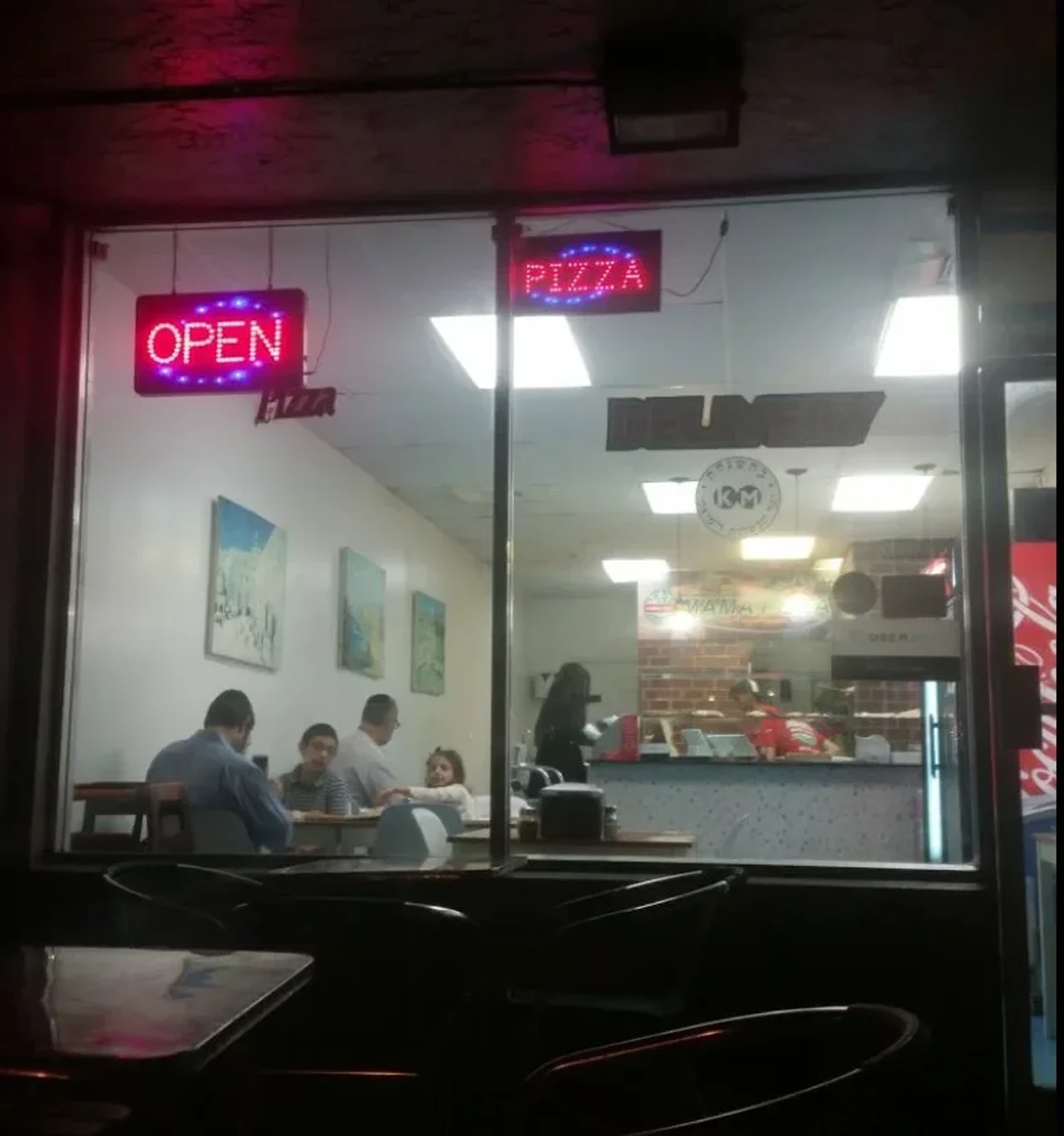 Mama's Pizza And Coffee Shop