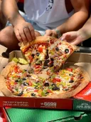 Pizza arc-en-ciel, igname chauve-souris