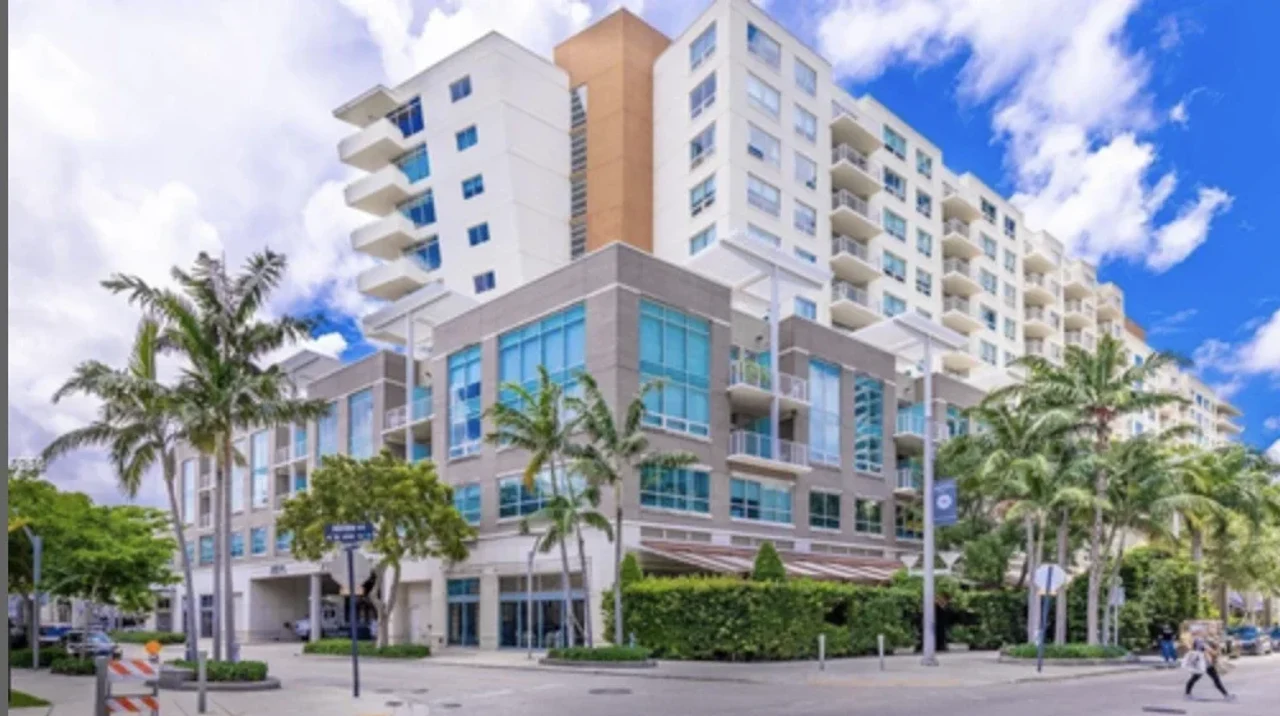 Great Renovated Unit 2 Blocks from Chabad