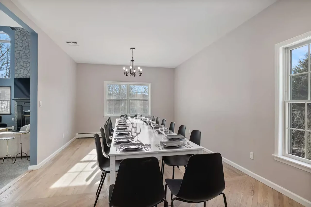 Maison de campagne coloniale avec piscine, jacuzzi et salle de jeux