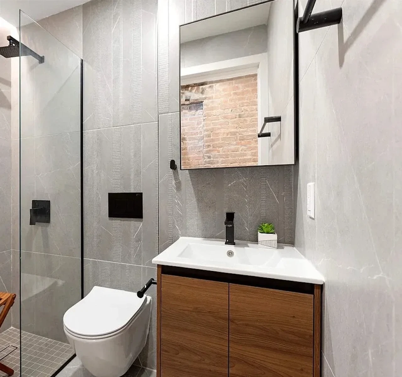 UES Manhattan 3 Bed Duplex in Prime Location