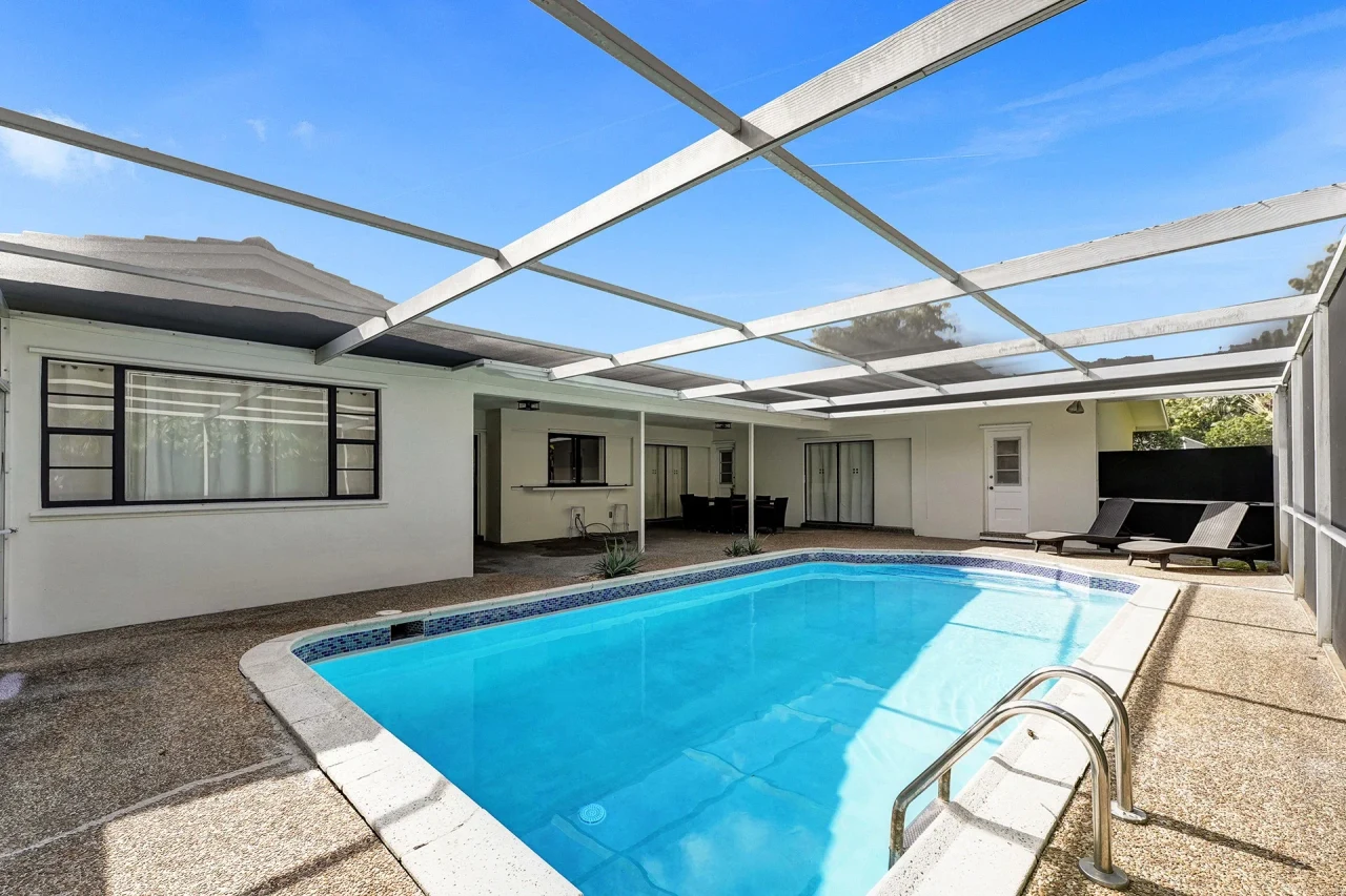 Strictly Kosher 6 bdr 3bath Heated Pool